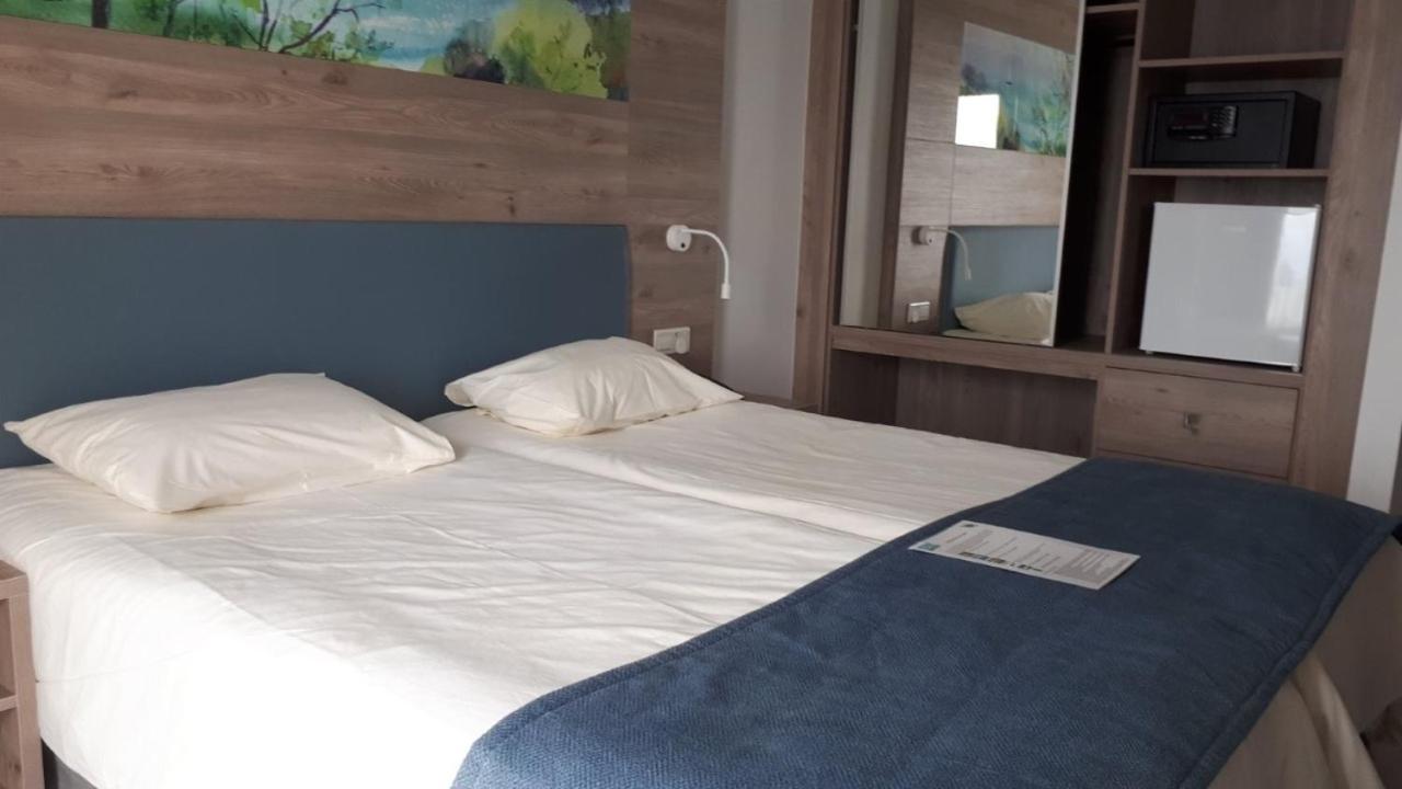 Hotel apartamentowy Karousos *